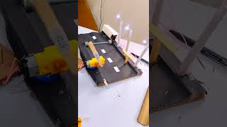 Automatic Railway Level Crossing System with Road Traffic Control #diy #scienceproject