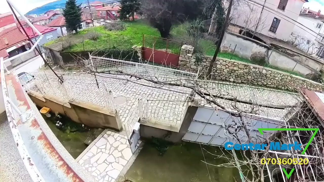 SE PRODAVA KUKJA LEPENKA NAD BUGARSKA AMBASADA 