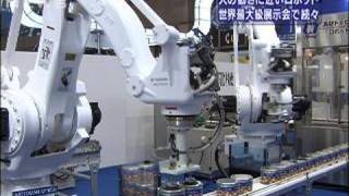 ボール投げて打ち返しも　世界最大級のロボット展（09/11/25）