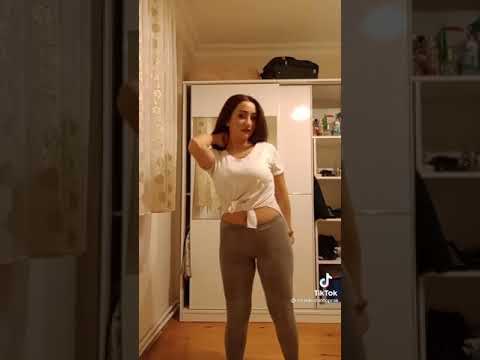 Periscope Liseli taytlı kız twerk Show yapıyor