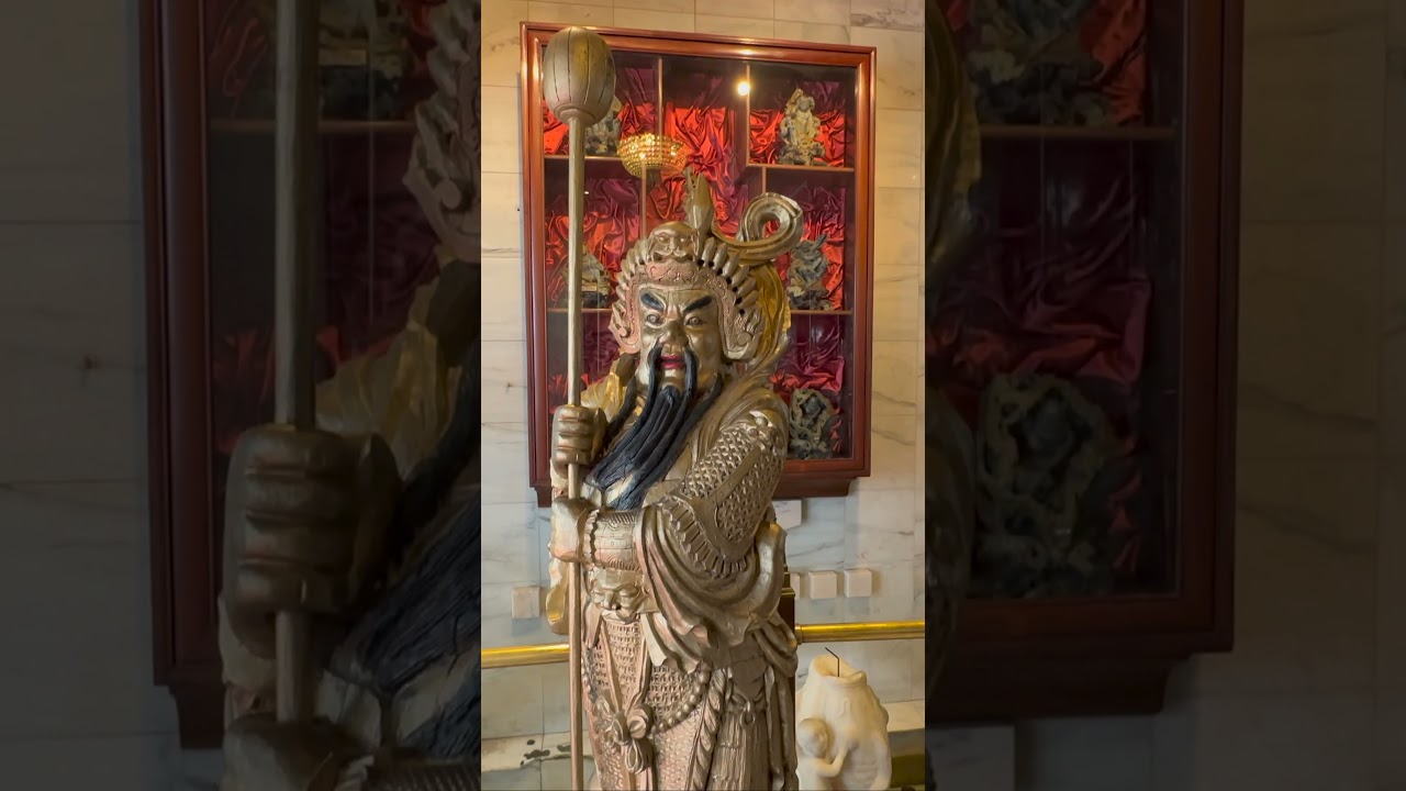 Entering the Sea Palace Restaurant in Amsterdam