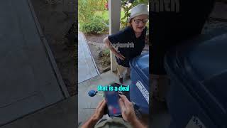 Nice Guy Pays for Ladys Lockout! #helpingthecommunity #showinglove #fyp #easywork #landrylocksmith