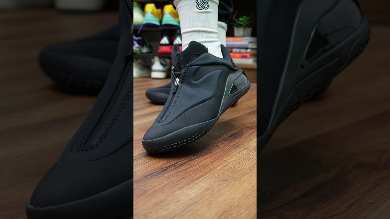 BATMAN HAS A HOOP SHOE??? Shai 001 Charm black 