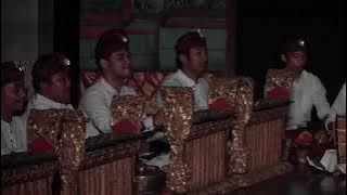 Download lagu Tabuh Kreasi Kekebyaran 'Fajar Menyingsing.' oleh Gamelan Yuganada