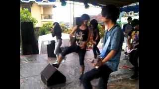 Download Lagu ISYLLAKISS - Intro - Ventriloquist @Bandung Indah Raya Ciwastra 17 Sept 2011 MP3