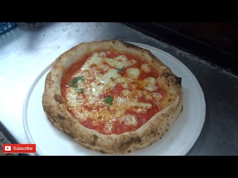 Video: Neapolská Kuchyně: Pizza S Bramborem A Rozmarýnem