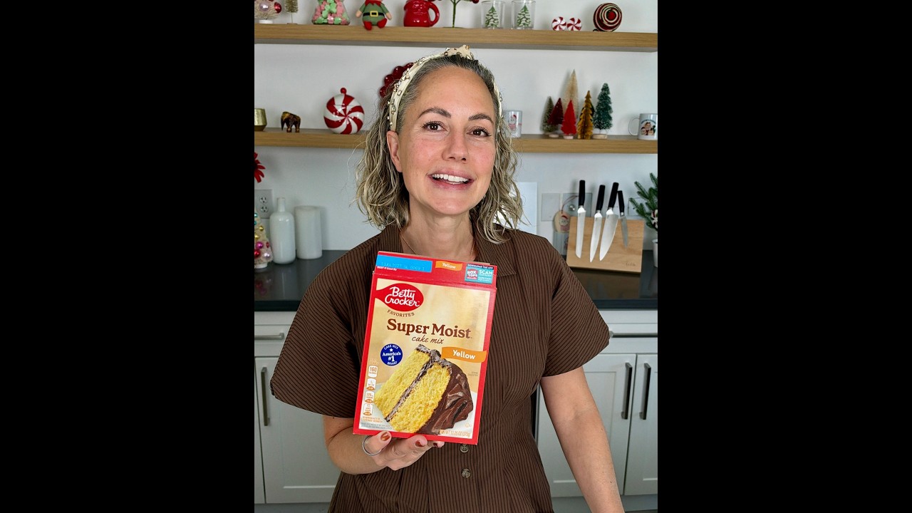 I Made The Most Beautiful Holiday Cake Of My Life And The Flip Will Blow Your Mind