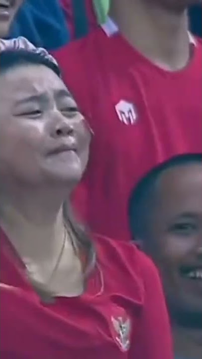 Miris...Supporter Indonesia menangis. Menang banyak tapi gak lolos #timnasindonesia #u19 #aff
