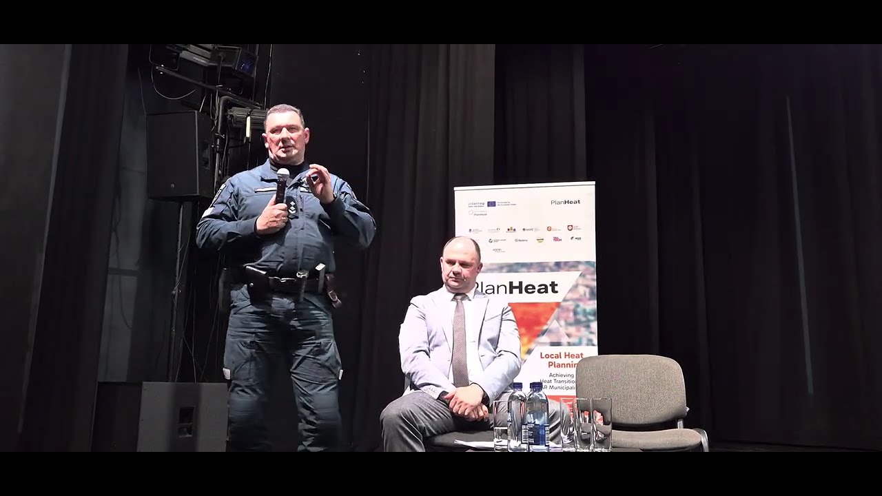 Naujo policijos komisariato Alytaus mieste ir rajone vadovas V. Jaruševičius prisistatė gyventojams