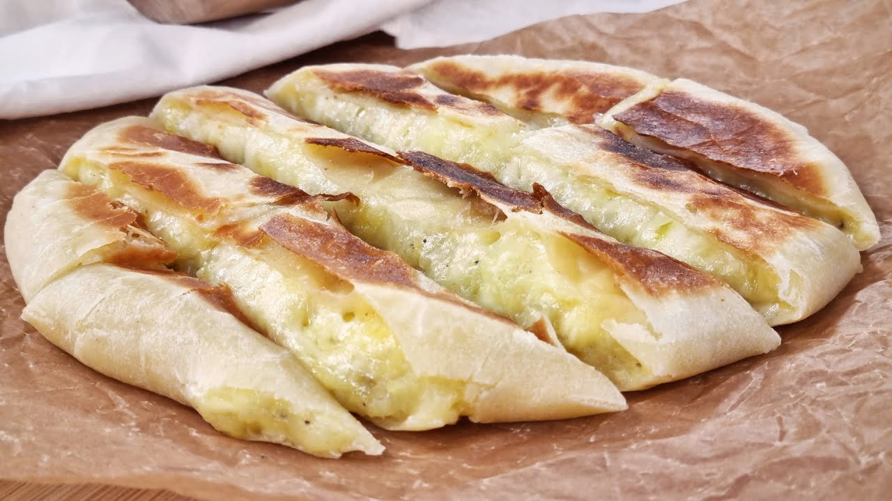 ¡Sin horno, sin levadura, sin huevo! El caprichoso PAN de QUESO y PATATA en sartén | Receta fácil