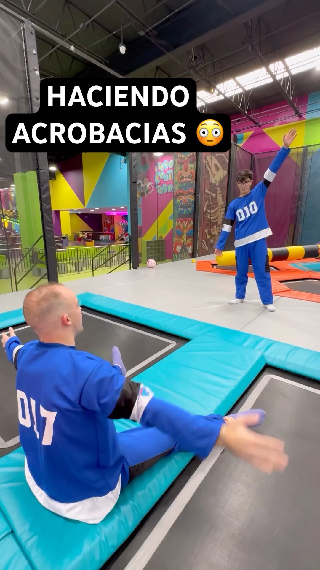 Aprendiendo a hacer ACROBACIAS con @PatricioRazo ?