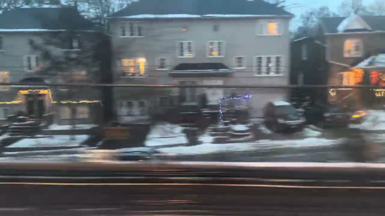 Spadina transfer!! (SO MUCH LESS CROWDED THAN ST GEORGE)...