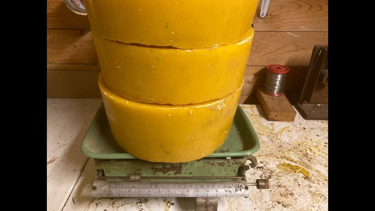 Bienenwachs klären und zu Wachsblöcken verarbeiten #bienen #imkerei  #natur  #Selbstversorgung