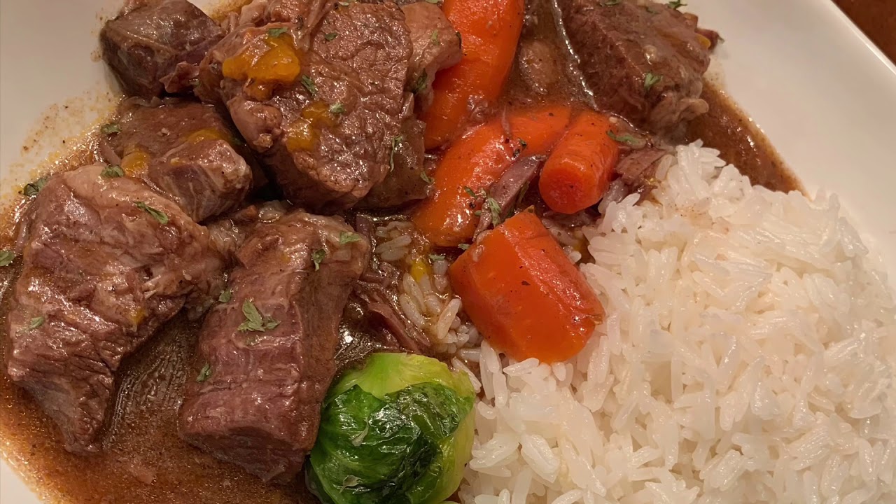 Beef stew @ la Cocina de Gina !!! Quick, easy and delicious 😋 - YouTube