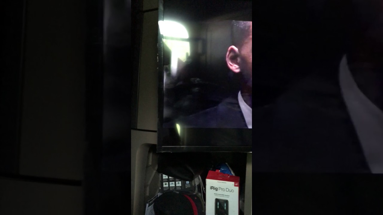 Freightliner cascadia with 32 inch tv installed... Easy install YouTube