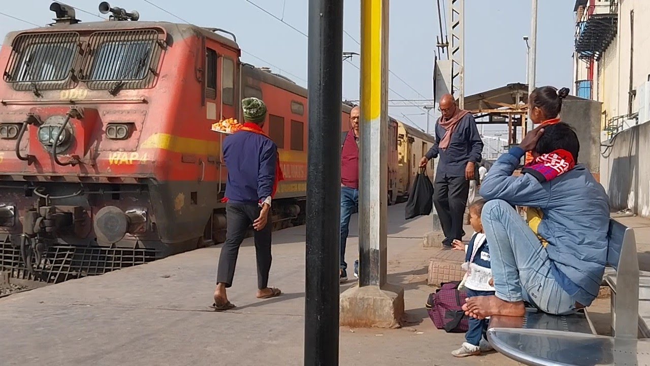 03250 Patna - Rajgir Special Express Arriving Patna Saheb
