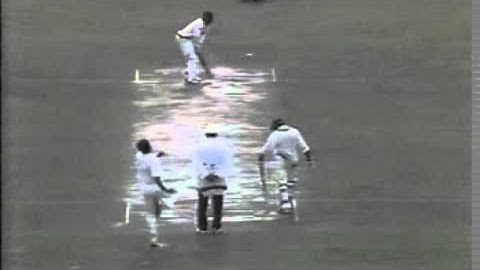 Waqar Younis Deadly Inswing Yorker - Ball of Century - Brian Lara Clean Bowled