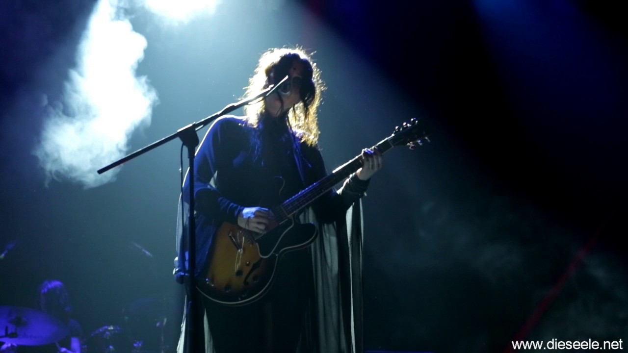 Chelsea Wolfe - Survive / Smoke The Fuzz Fest @ Academy Athens (29-04-2017)