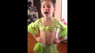 6 year old singing... Amazing voice