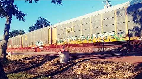 Interesting SW8 switcher on this Northbound CSX autorack