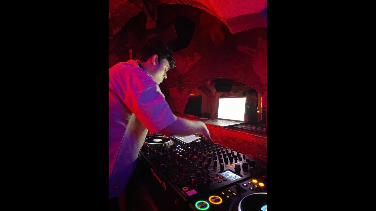 YouTube에서 Flicker Labs Podcast Mix #3 보기 YouTube에서 Flicker Labs Podcast Mix #3 보기