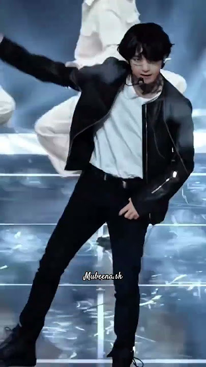 Kim taehyung 💕🔥 hot dance #bts #taehyung #btsarmy #btsot7 #btsshorts #trending #btsv