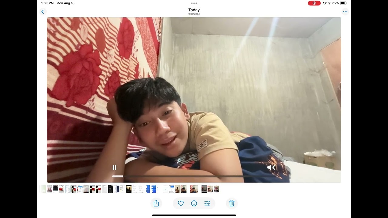 Pawfessor yan siy￼a😏😗😚😾