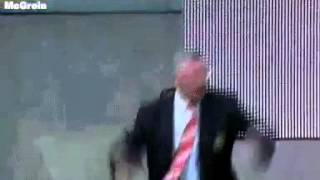 When the bus driver ignores you Vine - Sir Alex Ferguson Funny