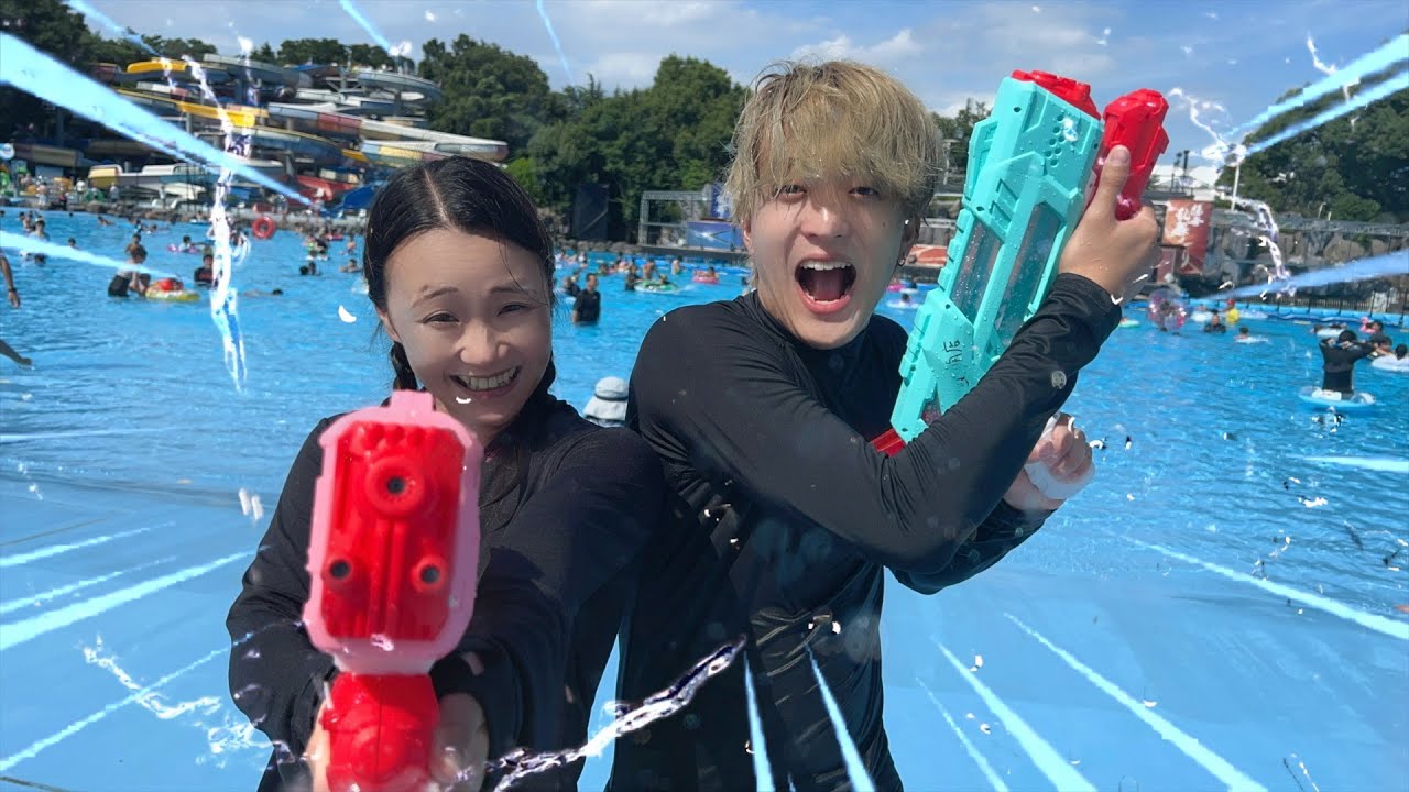 Летние водные фестивали в Японии — это очень весело.