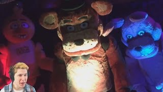 ПРОШЕЛСЯ ПО FNAF ПИЦЦЕРИИ В РЕАЛЬНОСТИ