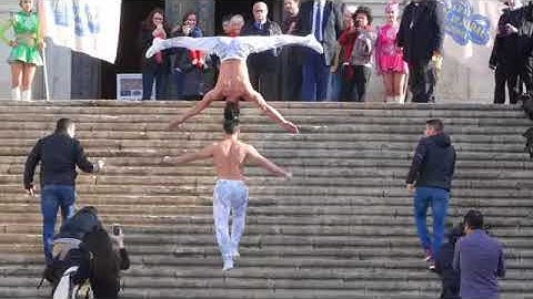 "Hoàng tử xiếc" Quốc Cơ Quốc Nghiệp lập kỷ lục Guinness Thế Giới    YouTube