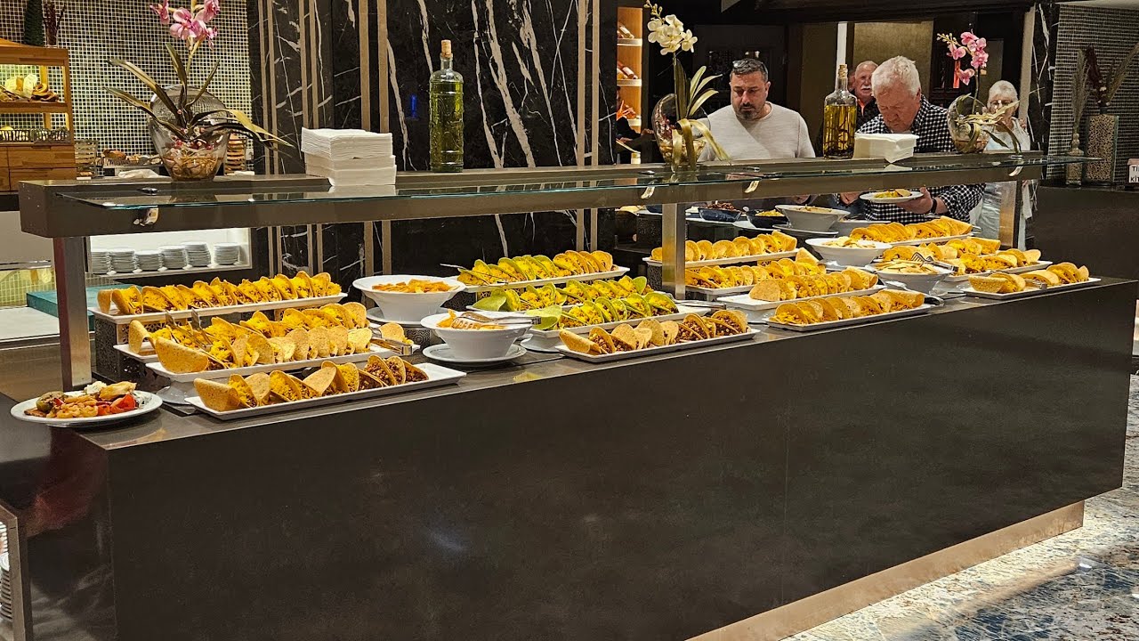 Royal Dragon Hotel Abendbuffet Mexican Night dinnertime