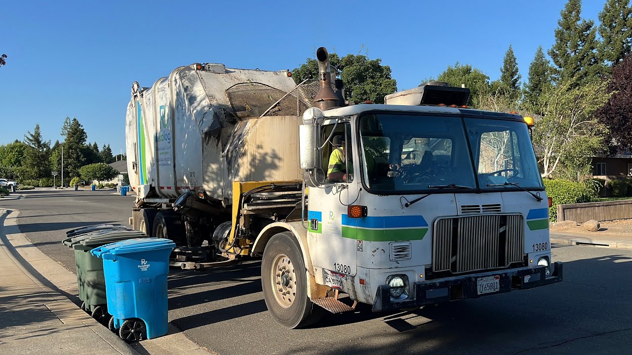 Recology Butte Colusa | Volvo WXLL Heil Rapid Rail Co- Collector Garbage Truck