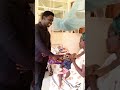 MENEJA WA BUSANJI TV MUNGU KWANZA AKIWAONA WAGONJWA KATIKA HOSPITAL NCHIN TANZANIA MENEJA WA BUSANJI TV MUNGU KWANZA AKIWAONA WAGONJWA KATIKA HOSPITAL NCHIN TANZANIA