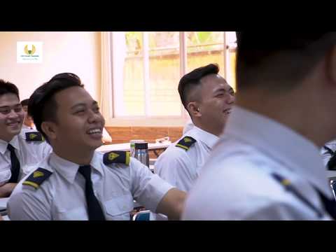 Video Bế giảng khóa Lý thuyết Phi công cơ bản ATP26 | Học... - YouTube