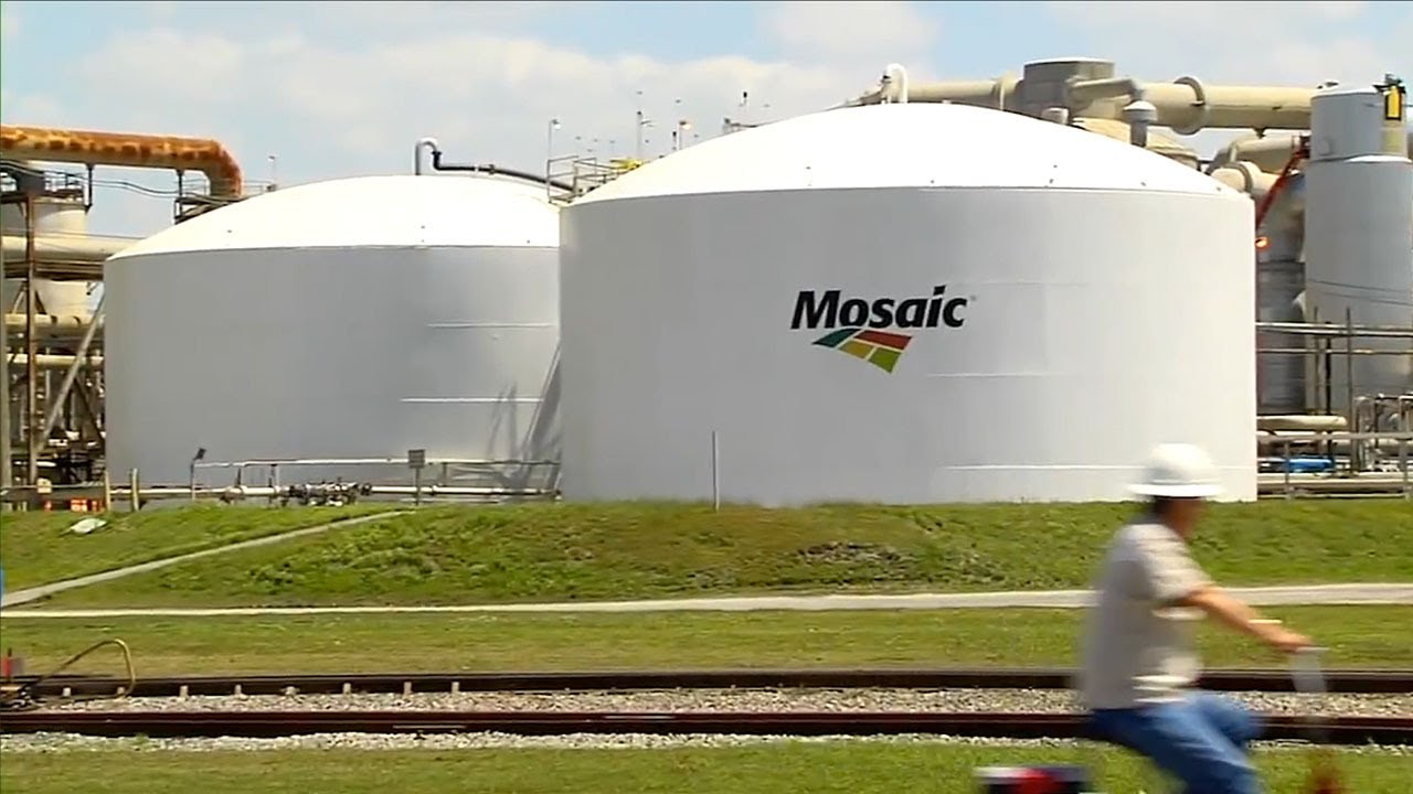 Mosaic’s Profit Plunges 43% but Analyst Sees Potential Ahead Mosaic’s Profit Plunges 43% but Analyst Sees Potential Ahead