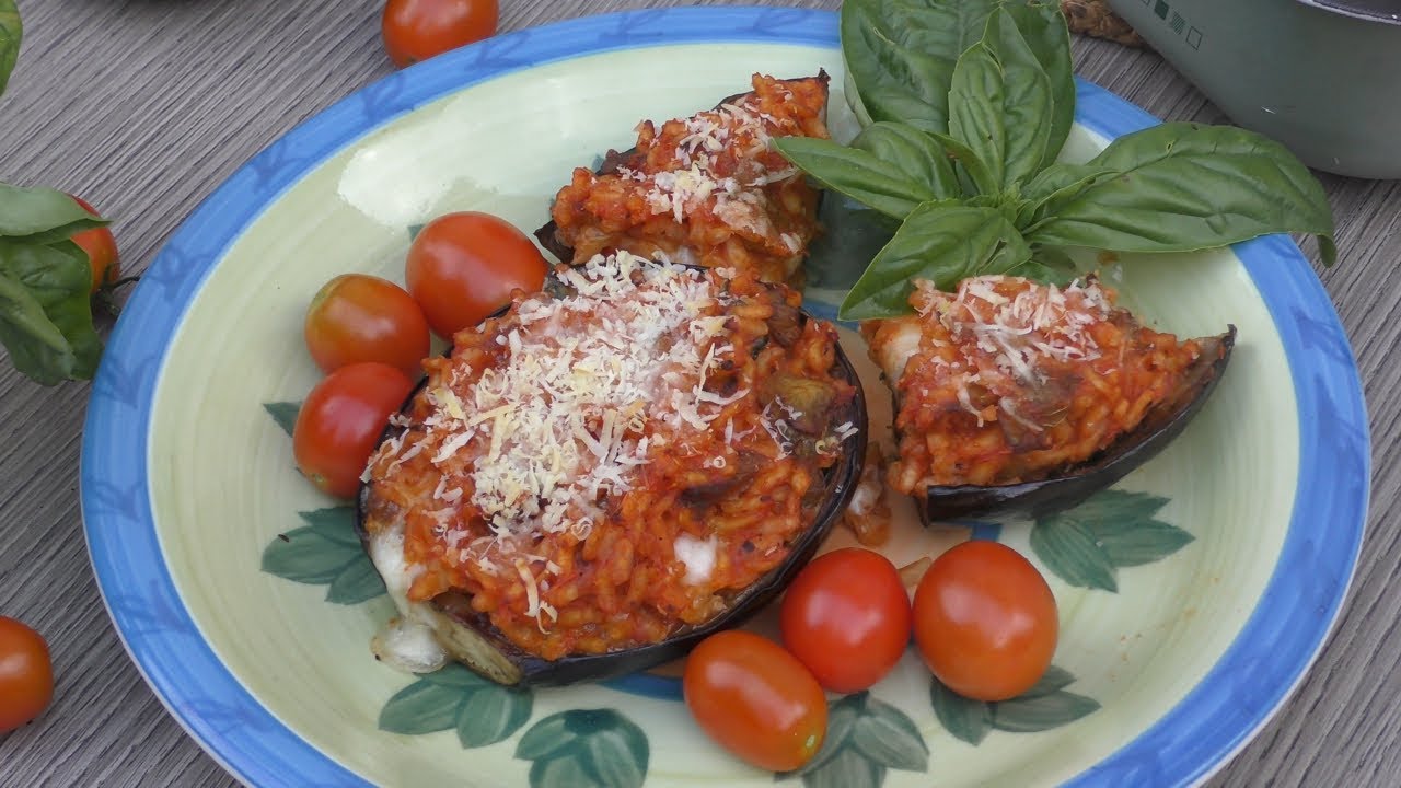 Melanzane ripiene al forno.senza carne, una ricetta gustosa