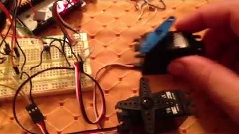 IOIO Servo Control%2C one PWM pin for 2 servos