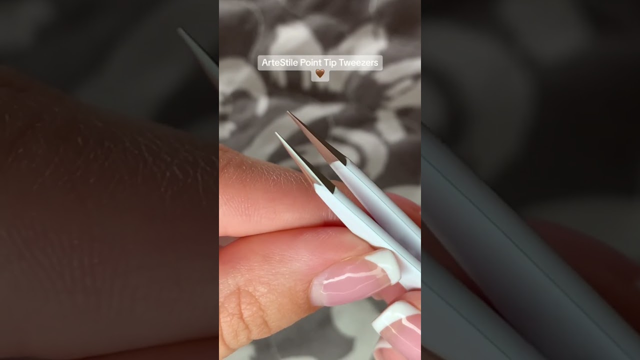 Plucking stray hairs becomes a breeze with our ArteStile Point Tip Tweezers! 💛 