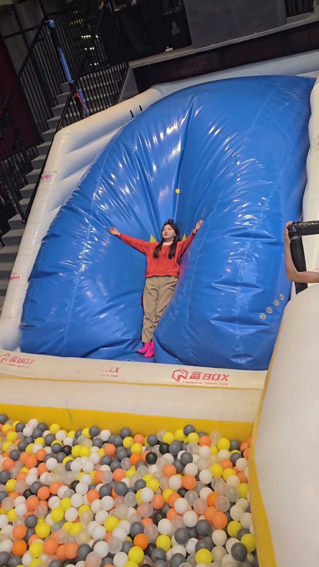 This Trampoline Is ??So Fun! Why Didn't We Just Start Jumping Around Like This When We Were Kids