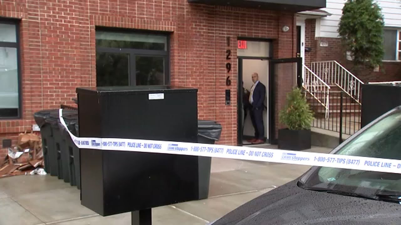 Woman, 14-year-old girl and dog all found dead inside Brooklyn apartment