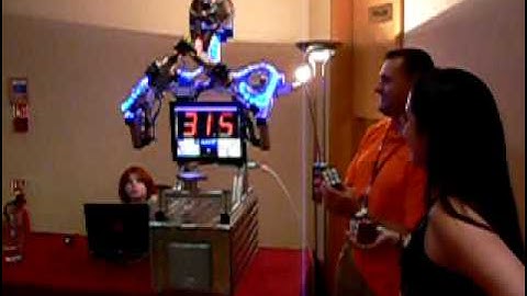 Jasmine Lee and Ron van Bruchem vs Rubot II