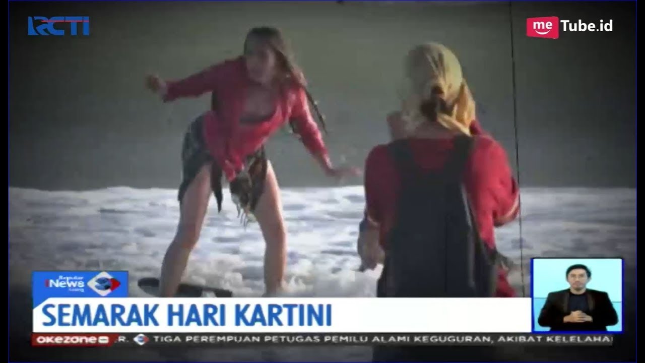 Semarak Hari Kartini Bule Gunakan Kain Dan Kebaya Saat Berselancar Di Pantai Kuta Sis 21 04 Youtube