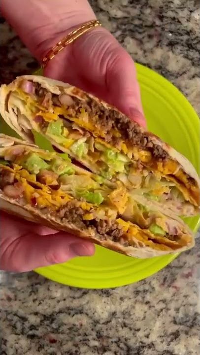 Easy Breakfast Crunchwrap + {VIDEO}