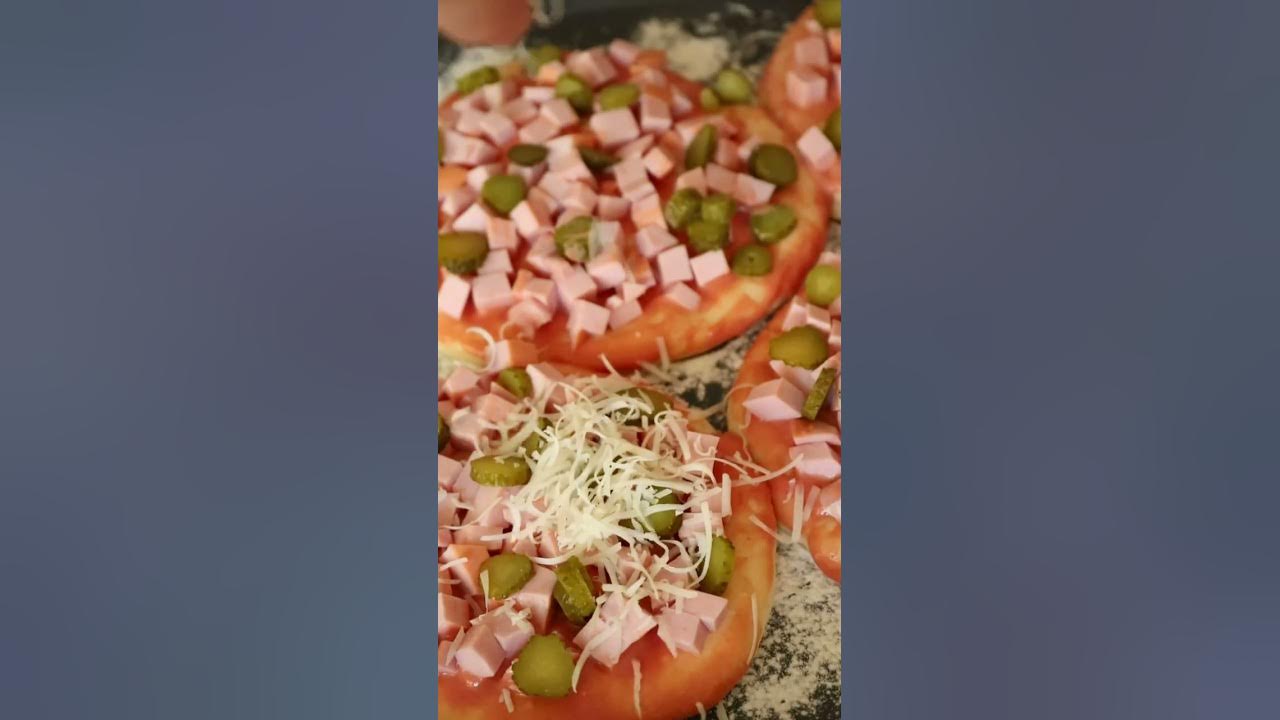 Мини-пицца как в школьной столовой 🍕 - YouTube