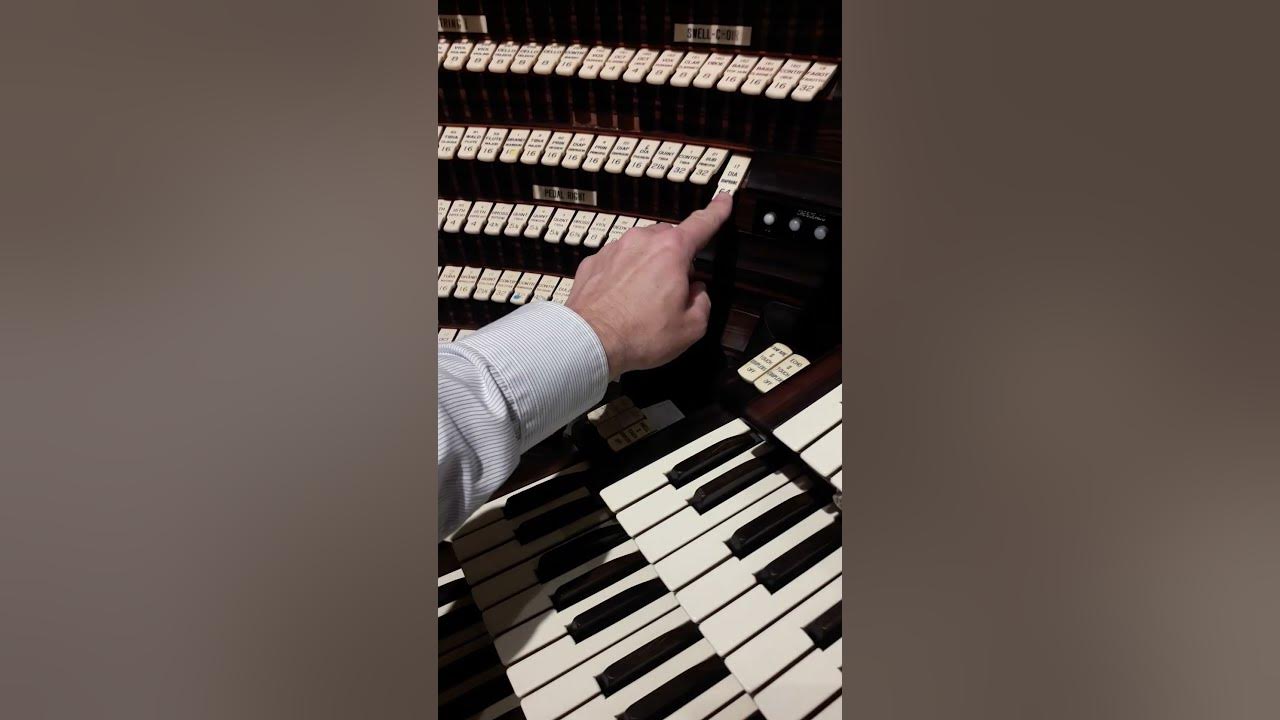 The sound of the world's deepest organ pipe! Boardwalk Hall 64 ft deepest Pipe Organ