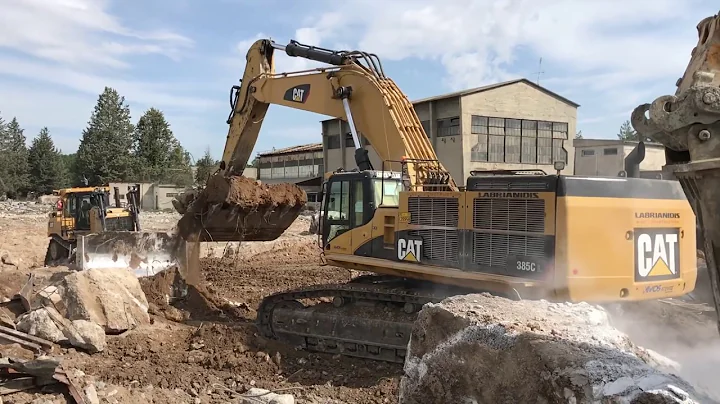 Caterpillar 385C Excavator Loading Huge Ciment Blocks On Komatsu Dumper - Sotiriadis/Labrianidis