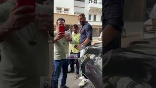 John Abraham takes a selfie, spreading joy with his fans❤️#johnabraham #bollywood
