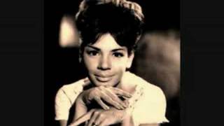 Watch Shirley Bassey Just One Of Those Things video