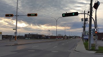 3 Phase Signal Sequence With Split Phasing and Leading DOUBLE Through Arrows in Brossard, Quebec!